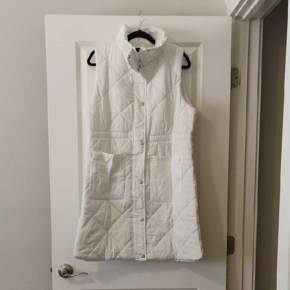 Elegant White Quilted Vest for Women